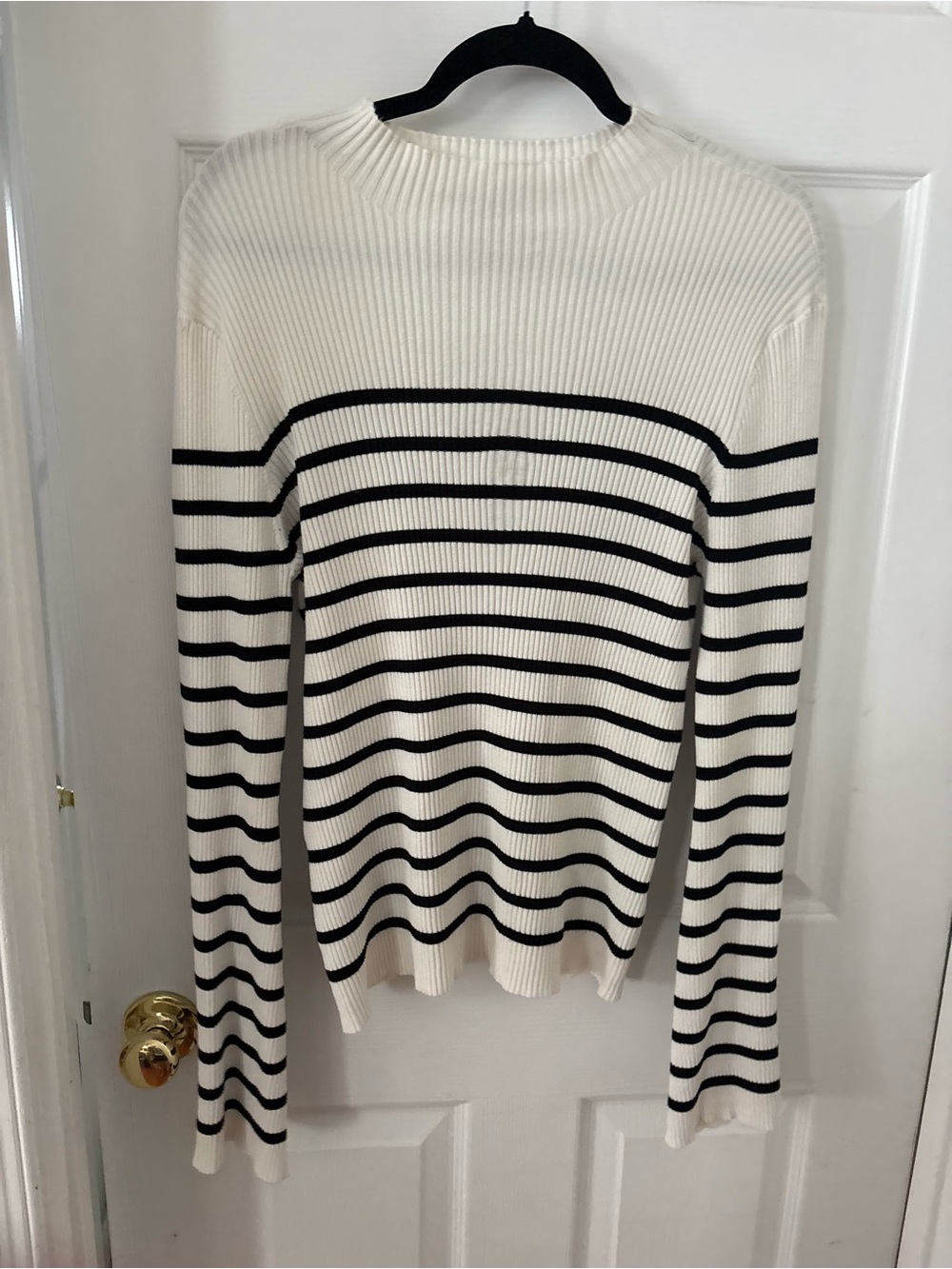 Ellen Tracy Women's Cream and Black Striped Ribbed Sweater Large